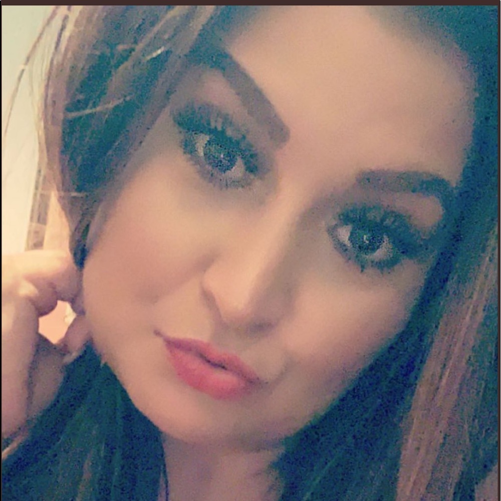 Meet your Posher, Stephanie